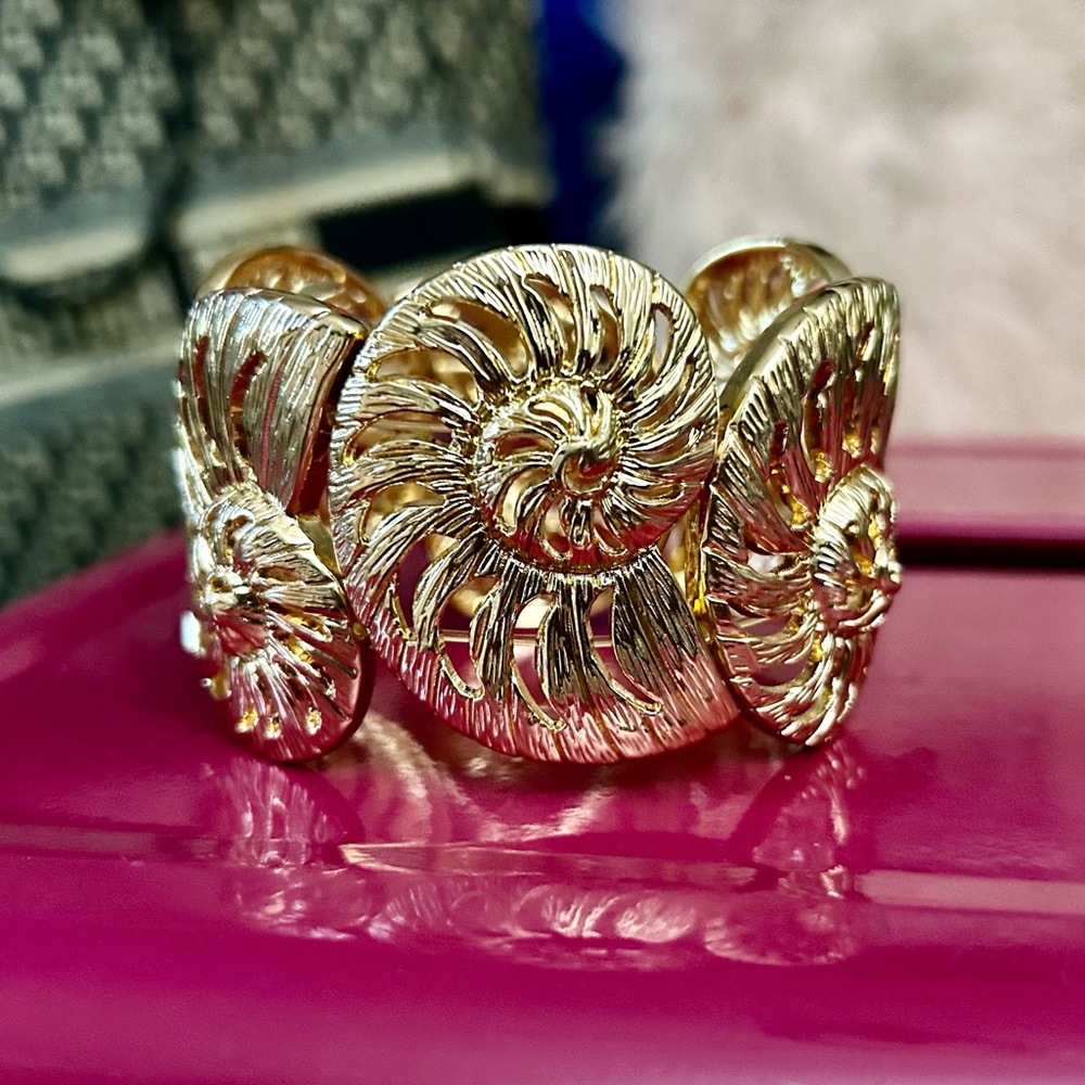 Lilly Pulitzer - Gold Nautilus Shell Bracelet